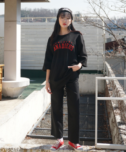 t恤能用洗衣機洗嗎？要看具體面料