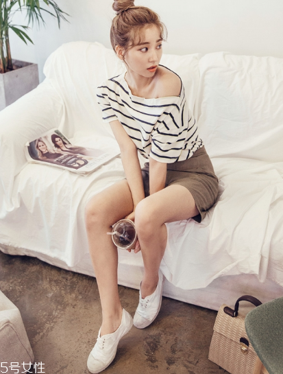 t恤有汗味怎么去除？要及時(shí)清洗