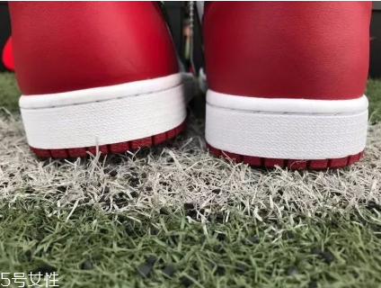 aj 1黑腳趾真假對(duì)比 aj1黑腳趾真品原來(lái)這樣鑒定 aj 1黑腳趾真假對(duì)比 aj1黑腳趾真品原來(lái)這樣鑒定