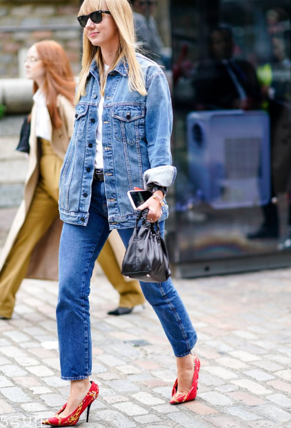 牛仔夾克怎么搭配？照著穿你就贏了