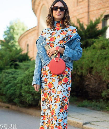 牛仔夾克怎么搭配？照著穿你就贏了