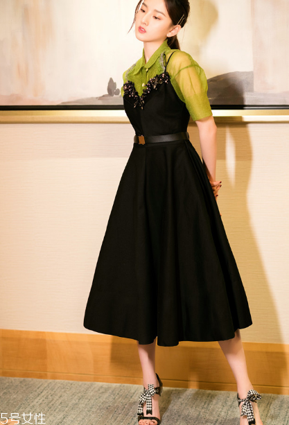 連衣裙里面怎么搭配？堪稱遮肉神器