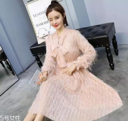 連衣裙里面怎么搭配？堪稱遮肉神器