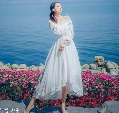 連衣裙里面怎么搭配？堪稱遮肉神器