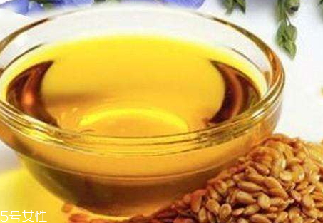 核桃油和亞麻籽油哪個好 二者各有特點 核桃油和亞麻籽油哪個好 二者各有特點