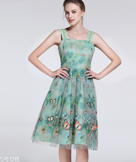 雪紡裙怎么搭配？帶你走進(jìn)明媚的季節(jié)