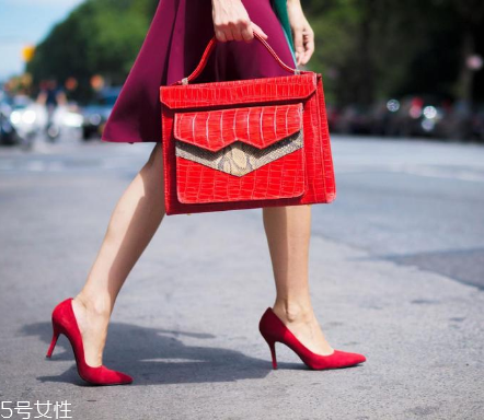 紅色包包什么款式好看？18年這三款包必火