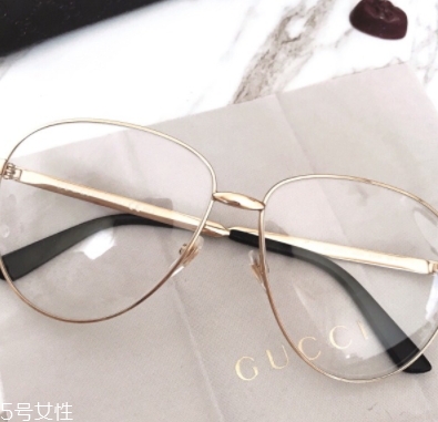 gucci平光鏡多少錢？明星都在戴的同款平光鏡