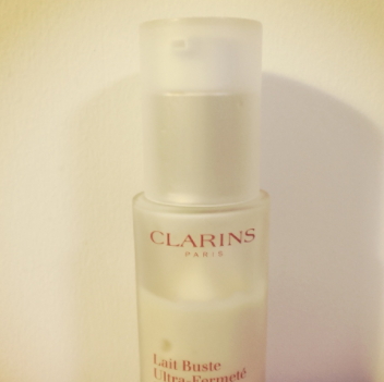 胸部按摩霜哪個牌子好？傲人胸部按摩出來