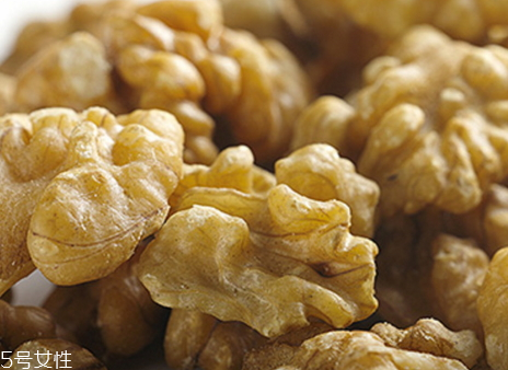 核桃仁發(fā)霉了還能吃嗎 發(fā)霉核桃仁危害 核桃仁發(fā)霉了還能吃嗎 發(fā)霉核桃仁危害