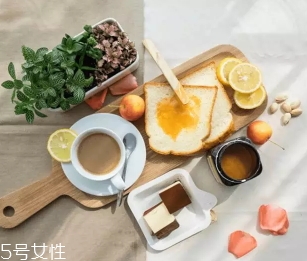 沃森麥盧卡蜂蜜怎么吃？watsonson麥盧卡蜂蜜這樣服用