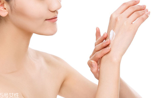 護(hù)手霜什么季節(jié)用最好 一年四季都可以用 護(hù)手霜什么季節(jié)用最好 一年四季都可以用