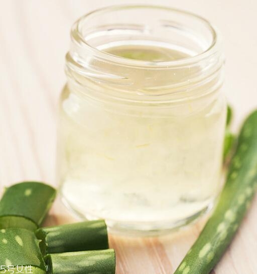 睫毛夾對睫毛有傷害嗎 現(xiàn)在流行不傷睫毛的卷翹法 睫毛夾對睫毛有傷害嗎 現(xiàn)在流行不傷睫毛的卷翹法