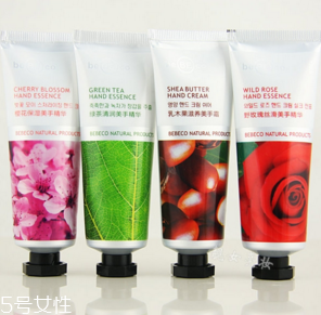 如何正確使用護手霜 護手霜的使用常識 如何正確使用護手霜 護手霜的使用常識