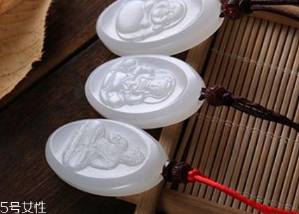 本命佛能戴著睡覺嗎？本命佛戴著睡覺好處多