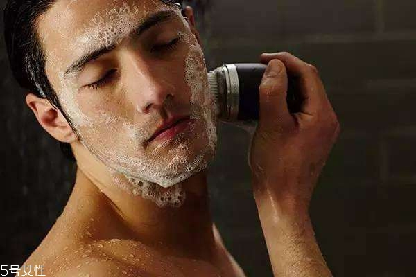 男士脫皮用什么護(hù)膚品 男士皮膚這樣呵護(hù) 男士脫皮用什么護(hù)膚品 男士皮膚這樣呵護(hù)