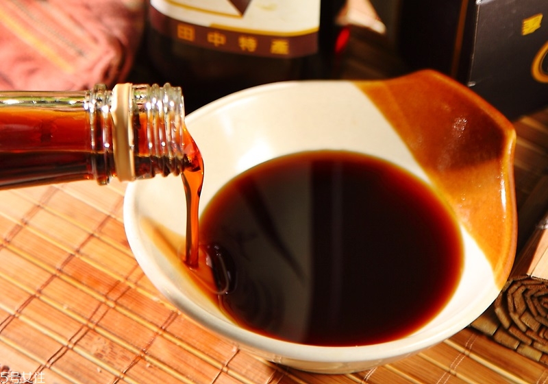 麻油和香油一樣嗎 麻油和香油的區(qū)別有哪些 麻油和香油一樣嗎 麻油和香油的區(qū)別有哪些