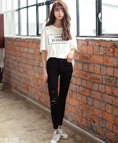 t恤下擺太長怎么辦？t恤下擺改短的方法