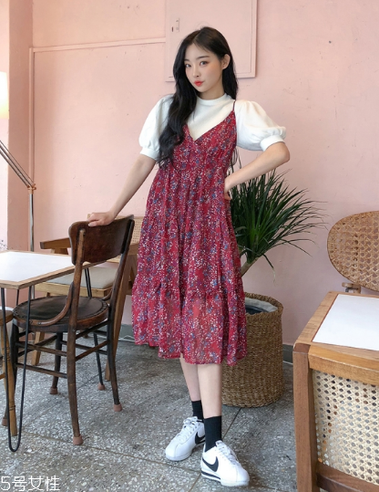 印花連衣裙配什么鞋子？印花連衣裙搭配鞋子圖片