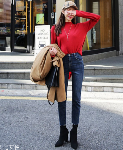 紅色t恤衫配什么褲子？紅色t恤這樣搭配褲子