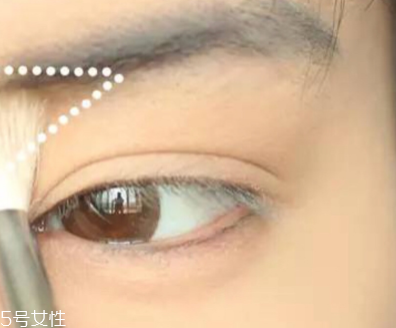 男生簡(jiǎn)單裸妝化妝步驟 男生心機(jī)裸妝教程 男生簡(jiǎn)單裸妝化妝步驟 男生心機(jī)裸妝教程