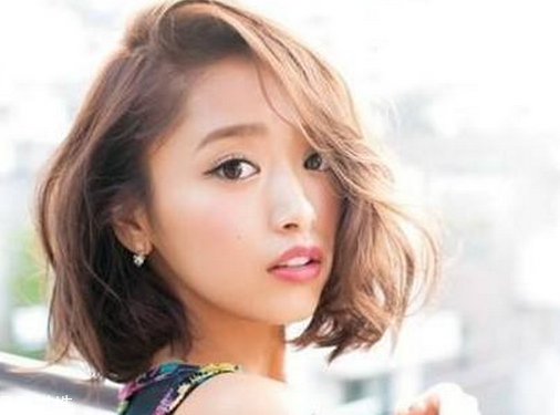 2022年流行短發(fā)還是長發(fā) 臉大的女生適合這些發(fā)型 2022年流行短發(fā)還是長發(fā) 臉大的女生適合這些發(fā)型