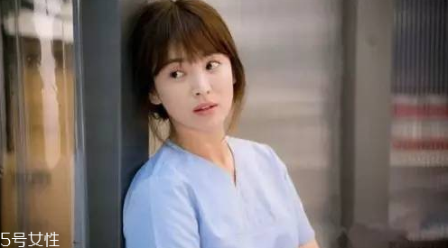 八字劉海適合什么臉型 空氣八字劉海發(fā)型圖 八字劉海適合什么臉型 空氣八字劉海發(fā)型圖