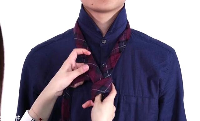 最簡單的領(lǐng)帶打法圖解 快捷打領(lǐng)帶的方法 最簡單的領(lǐng)帶打法圖解 快捷打領(lǐng)帶的方法