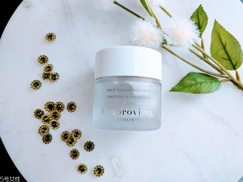 干皮適用的潔面產(chǎn)品 干皮清潔的注意要點 干皮適用的潔面產(chǎn)品 干皮清潔的注意要點