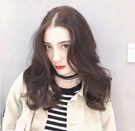 紋理燙發(fā)型圖女2018最新 紋理燙發(fā)型打理方法 紋理燙發(fā)型圖女2018最新 紋理燙發(fā)型打理方法