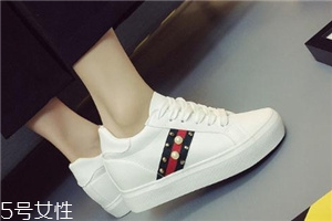 小白鞋可以用漂白水洗嗎？不要長期用漂白水洗小白鞋