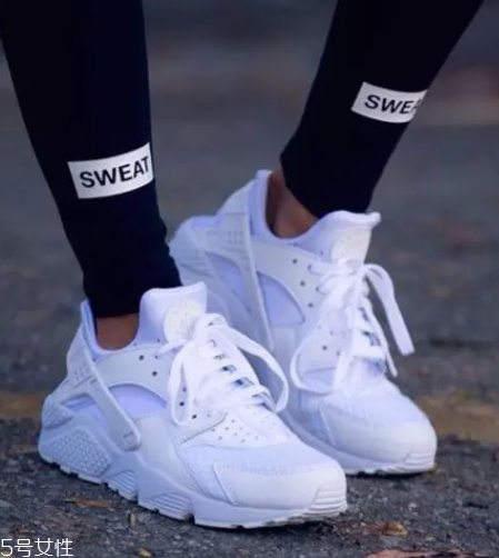 小白鞋買小了怎么辦？小白鞋太小這樣做