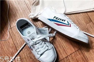 小白鞋買小了怎么辦？小白鞋太小這樣做