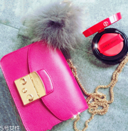 莧紅色是什么顏色 莧紅色口紅適合黃皮嗎 莧紅色是什么顏色 莧紅色口紅適合黃皮嗎