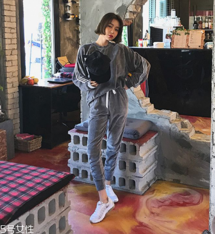 小白鞋脫皮了怎么修復？小白鞋脫皮修復技巧