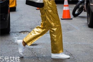 小白鞋脫皮了怎么修復？小白鞋脫皮修復技巧