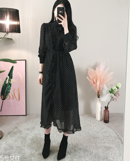 波點連衣裙怎么搭配？波點連衣裙搭配方案推薦
