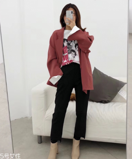 襯衫和t恤衫怎么搭配？襯衫和t恤衫搭配圖片