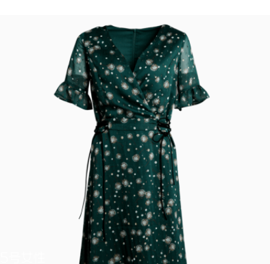 平胸適合什么風(fēng)格衣服 平胸妹子高級穿搭法