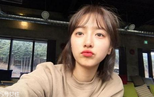 扎一半留一半的發(fā)型扎法 半扎發(fā)這樣扎好看 扎一半留一半的發(fā)型扎法 半扎發(fā)這樣扎好看