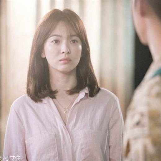 臉上有肉的女生適合什么發(fā)型 遮肉又修飾臉型的發(fā)型 臉上有肉的女生適合什么發(fā)型 遮肉又修飾臉型的發(fā)型