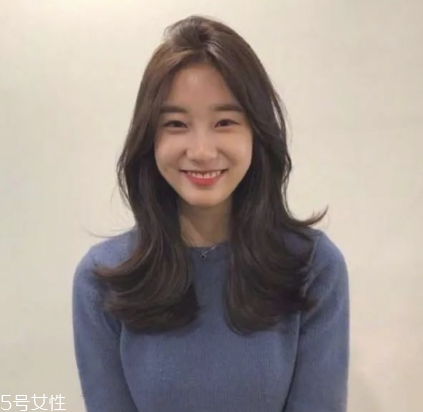 2018年流行什么樣的卷發(fā) 流行卷發(fā)發(fā)型推薦 2018年流行什么樣的卷發(fā) 流行卷發(fā)發(fā)型推薦