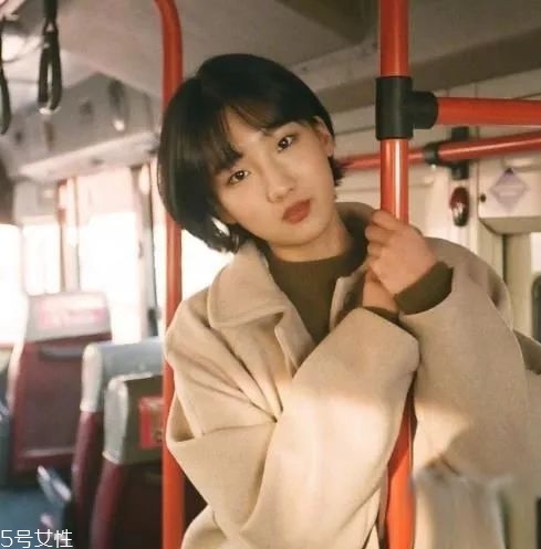 臉上有肉的女生適合什么發(fā)型 遮肉又修飾臉型的發(fā)型 臉上有肉的女生適合什么發(fā)型 遮肉又修飾臉型的發(fā)型