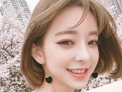 2018夏天顯臉小的短發(fā)發(fā)型 短發(fā)造型圖欣賞 2018夏天顯臉小的短發(fā)發(fā)型 短發(fā)造型圖欣賞