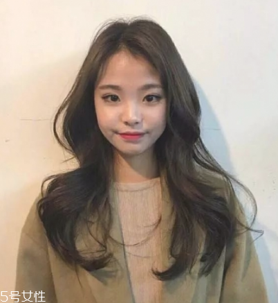 2018年流行什么樣的卷發(fā) 流行卷發(fā)發(fā)型推薦 2018年流行什么樣的卷發(fā) 流行卷發(fā)發(fā)型推薦