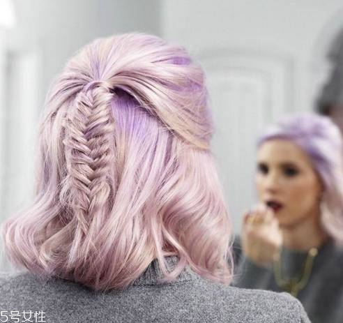 扎一半留一半的發(fā)型扎法 半扎發(fā)這樣扎好看 扎一半留一半的發(fā)型扎法 半扎發(fā)這樣扎好看