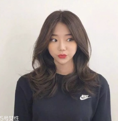 2018年流行什么樣的卷發(fā) 流行卷發(fā)發(fā)型推薦 2018年流行什么樣的卷發(fā) 流行卷發(fā)發(fā)型推薦