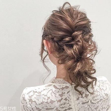 中長發(fā)怎么扎好看 中長發(fā)這樣扎可愛又減齡 中長發(fā)怎么扎好看 中長發(fā)這樣扎可愛又減齡