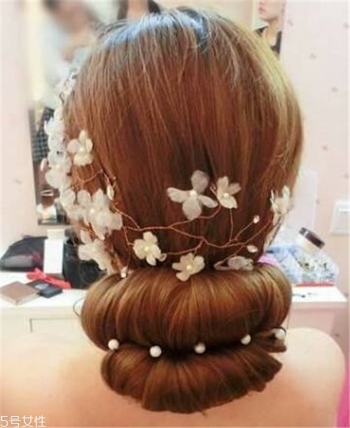 新娘發(fā)型可以可以留劉海嗎 洋氣的新娘發(fā)型 新娘發(fā)型可以可以留劉海嗎 洋氣的新娘發(fā)型