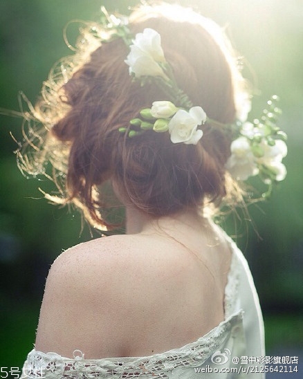2018新娘發(fā)型新款式圖片及詳細步驟 浪漫的新娘發(fā)型